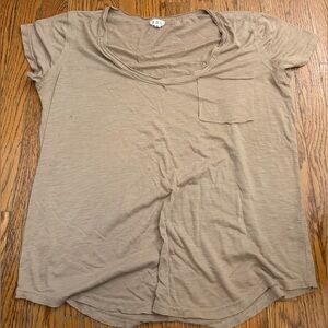 POL TAUPE DISTRESSED SCOOP NECK TEE 🤎